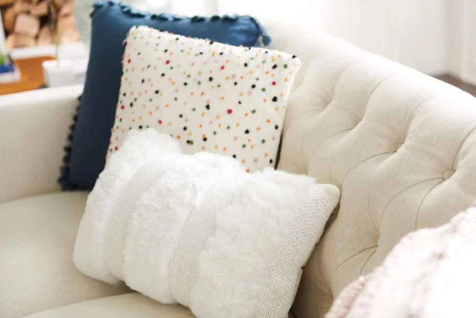 How to Layer Decorative Pillows on a Sectional Sofa – Arianna Belle